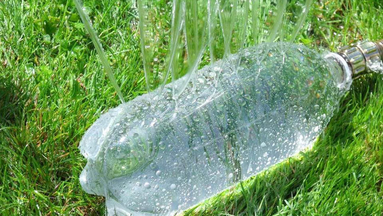 Reutilizar plastico para crear sistema de riego